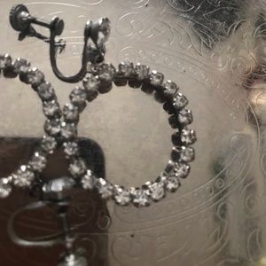 Vintage rhinestone screw back earrings. mid century beautiful earrings